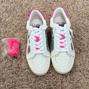Vintage Havana White and Pink Sneakers